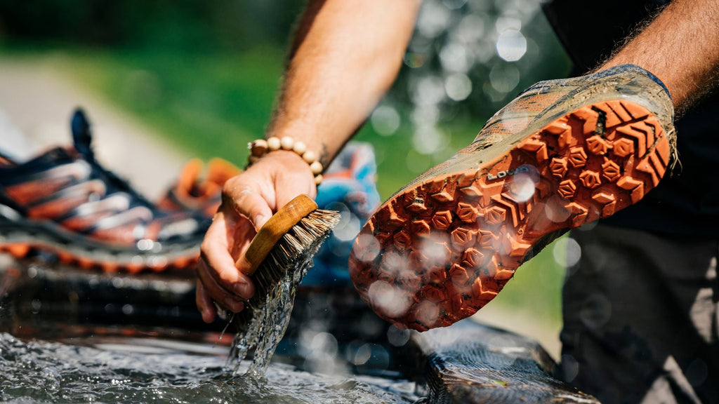 ¿Cómo limpiar tu calzado de montaña?