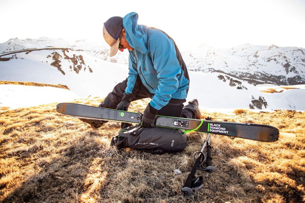 La chaqueta perfecta para el esquí de montaña es de Black Diamond